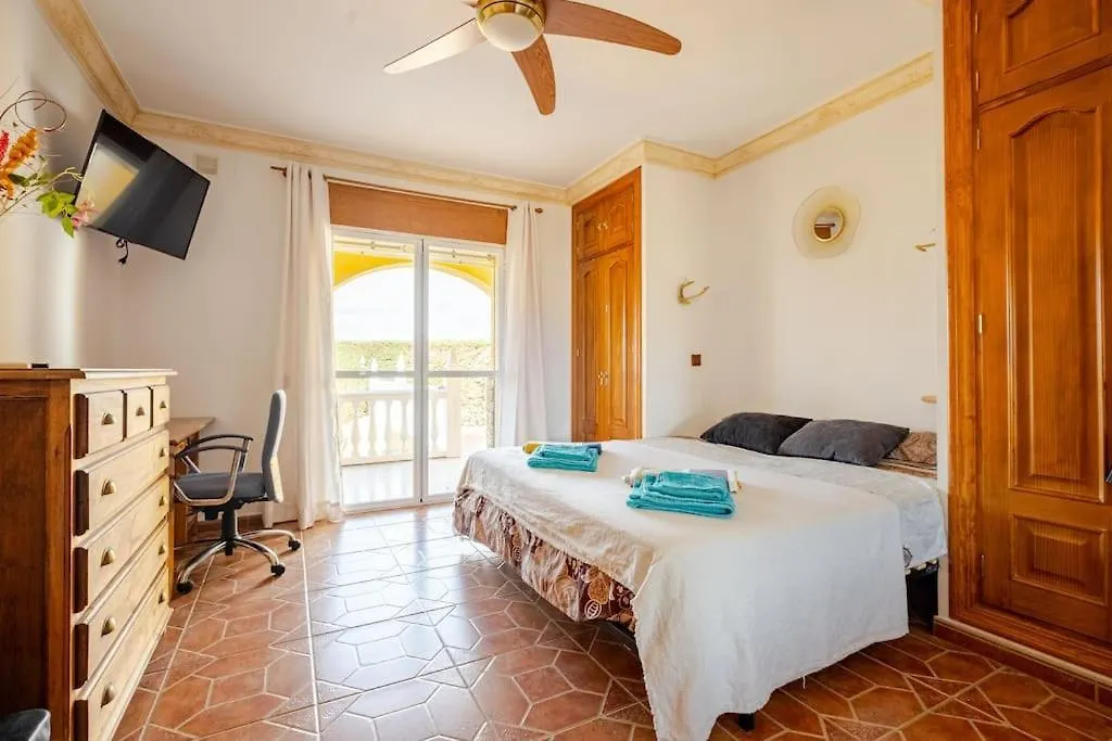 Villa Angel Málaga 0*,